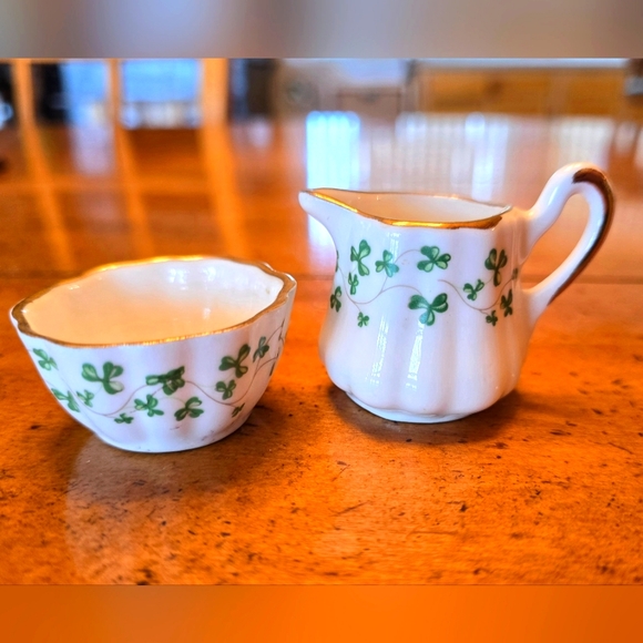 Vintage Royal Tara Fine Bone China Miniature Shamrock Creamer & Sugar Bowl - Picture 1 of 15